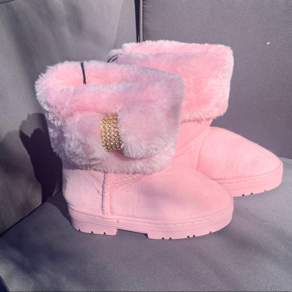 NWT - Bebe girls light pink boot w/ bow & crystals